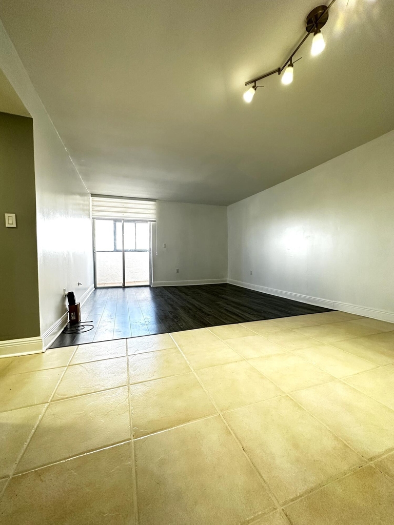 5050 Nw 7th Street - Photo 5