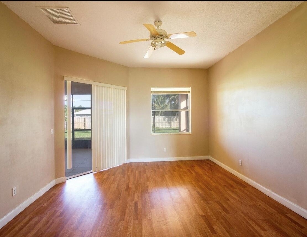 787 Se Evergreen Terrace - Photo 8