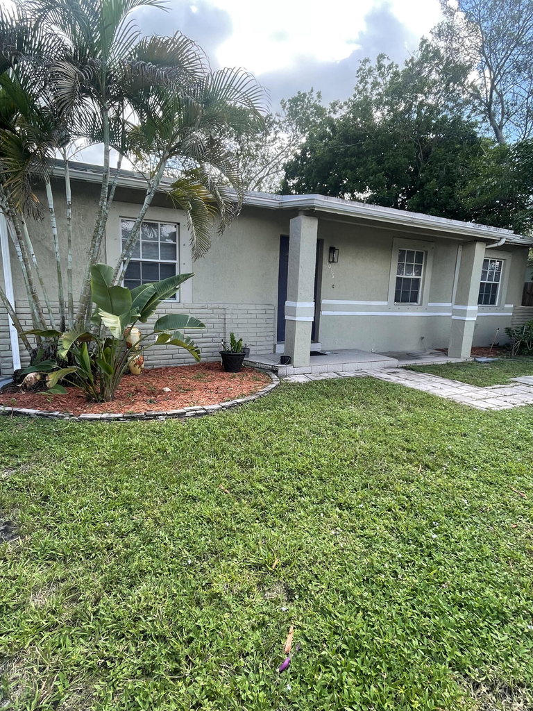 1036 Nw 11th Place - Photo 1