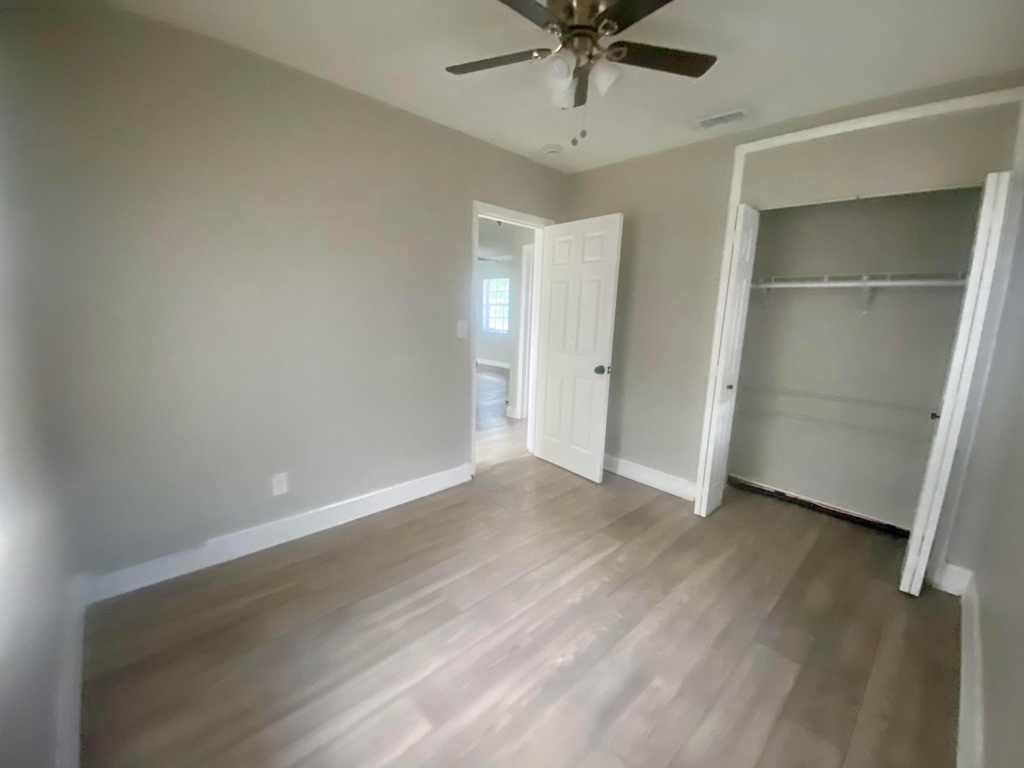 1036 Nw 11th Place - Photo 11