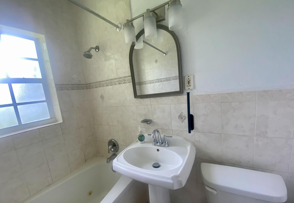 1036 Nw 11th Place - Photo 6