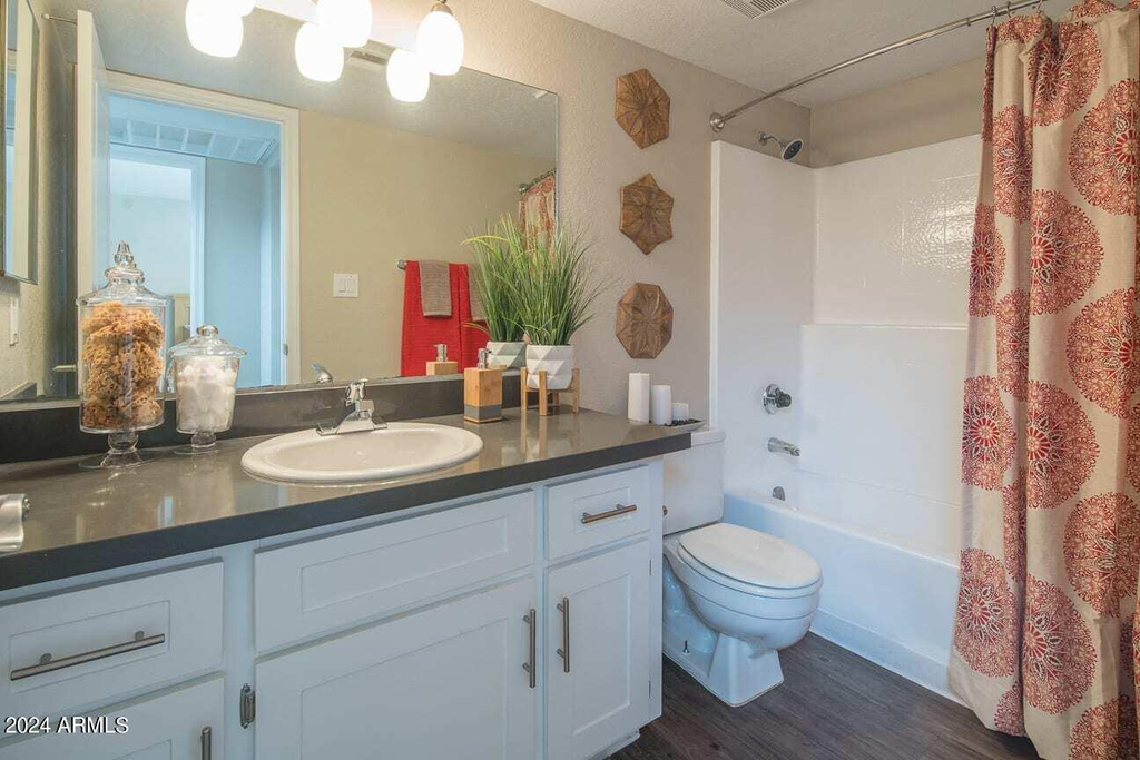242 S Beck Avenue - Photo 5