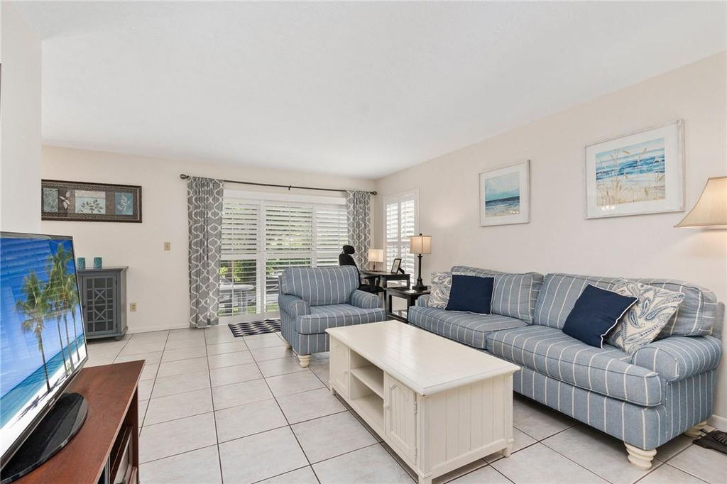1180 Carlton Court - Photo 7