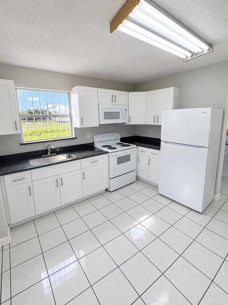 20620 Nw 26th Court - Photo 9