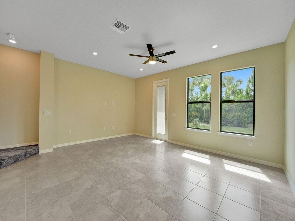 4825 Chantilly Road - Photo 7