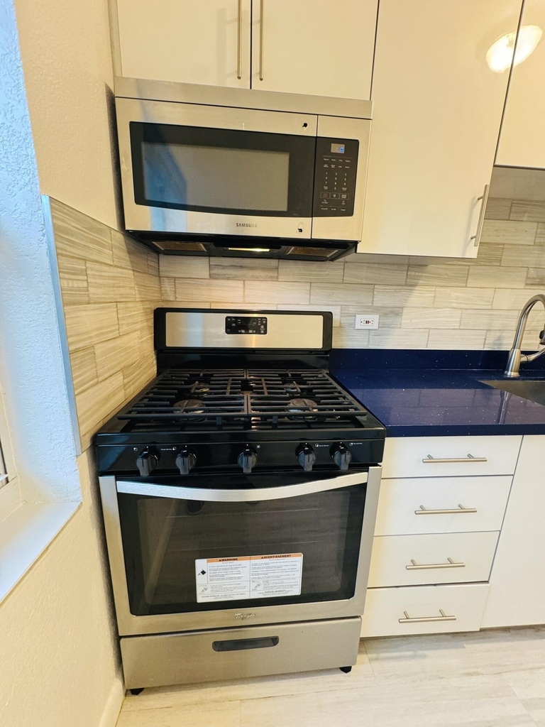 935 8th Street - Photo 16