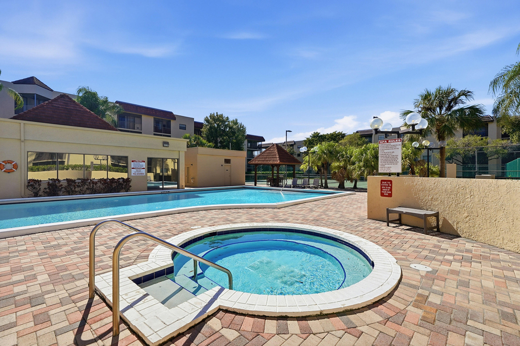 10501 W Broward Boulevard - Photo 35