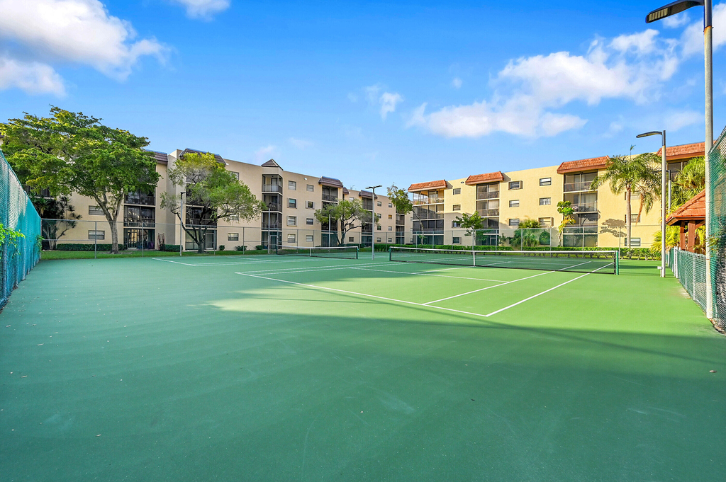 10501 W Broward Boulevard - Photo 29
