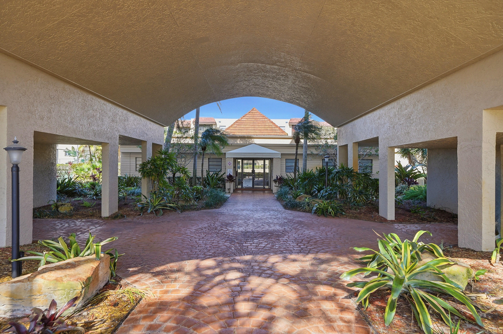 10501 W Broward Boulevard - Photo 30