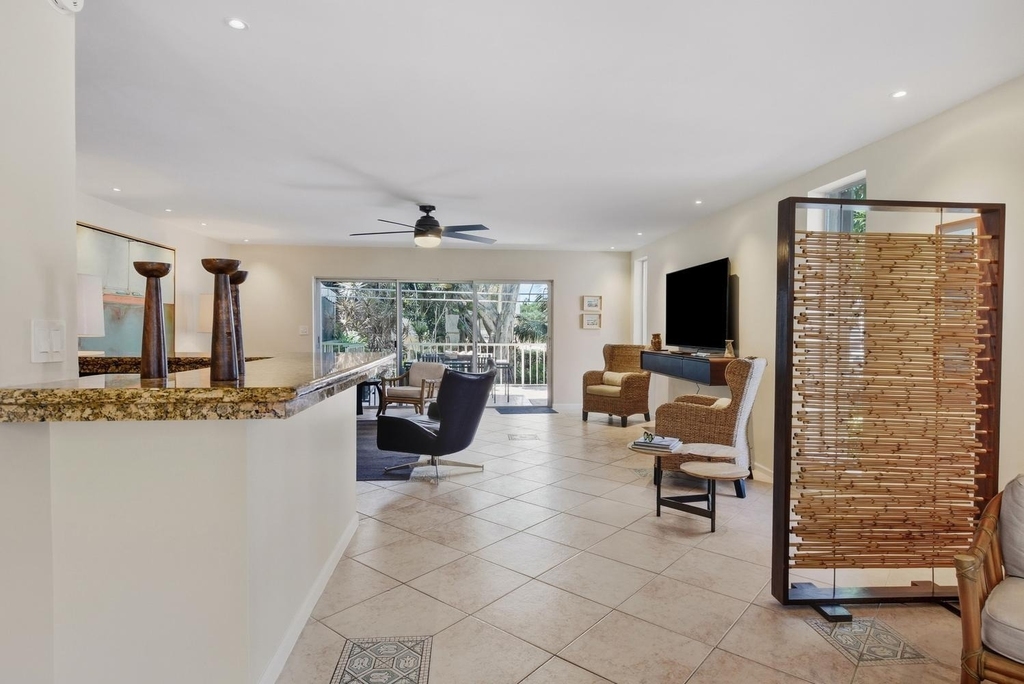 1172 Hillsboro Mile - Photo 14