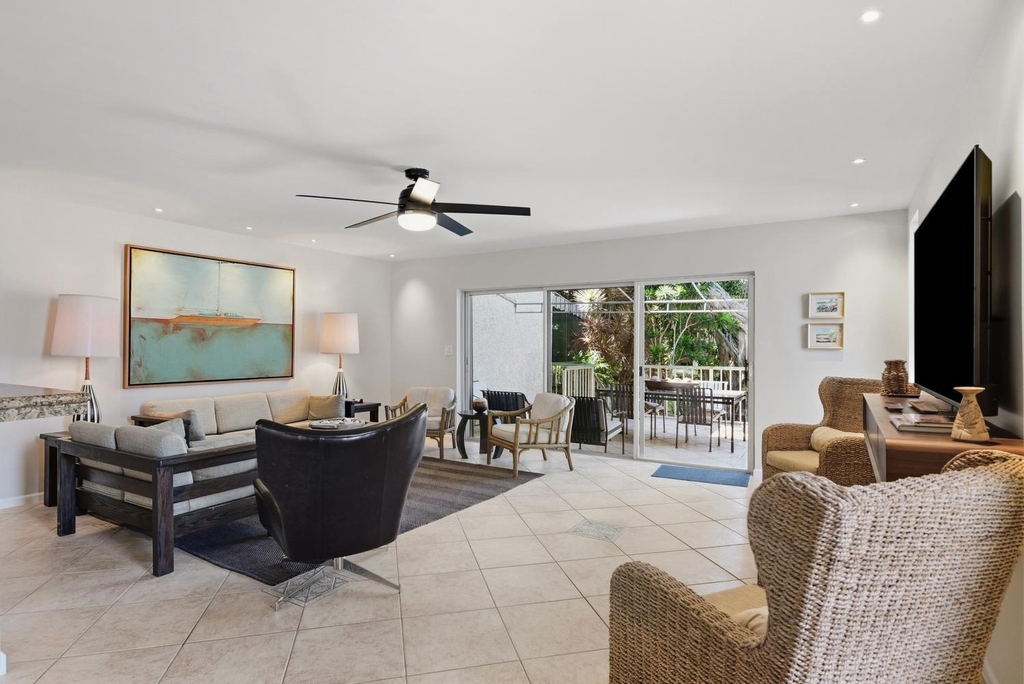 1172 Hillsboro Mile - Photo 13
