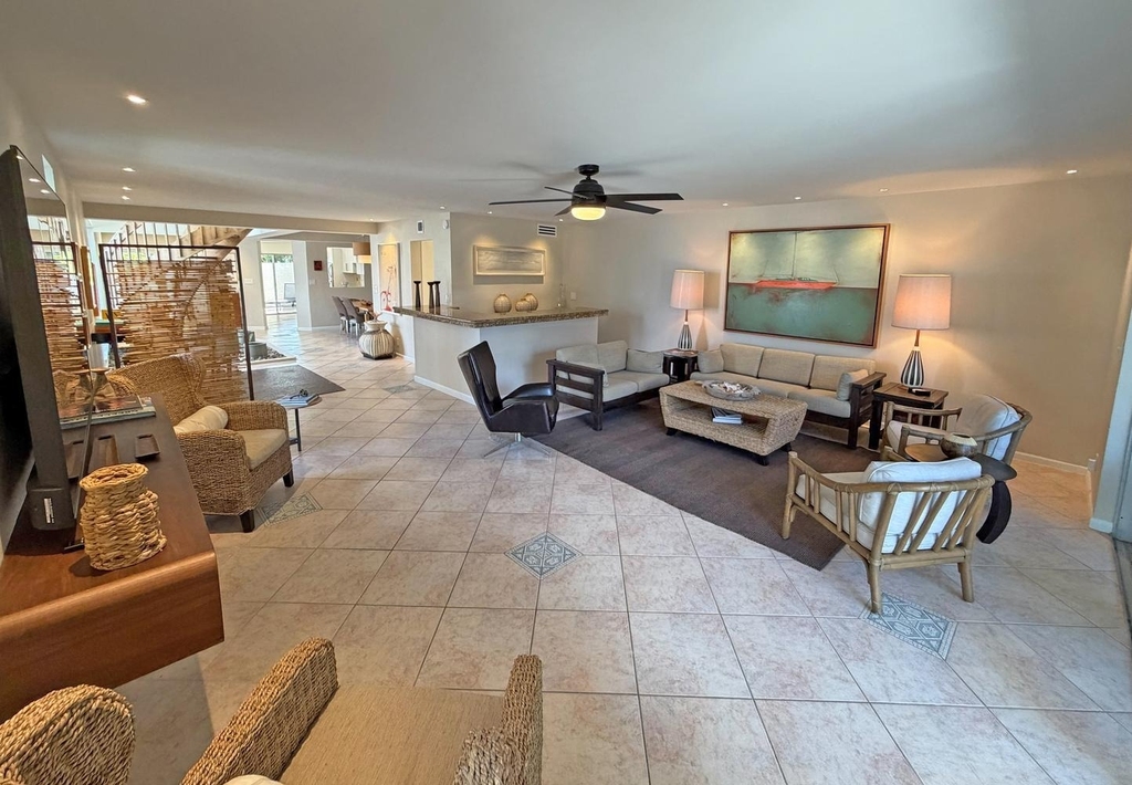 1172 Hillsboro Mile - Photo 15