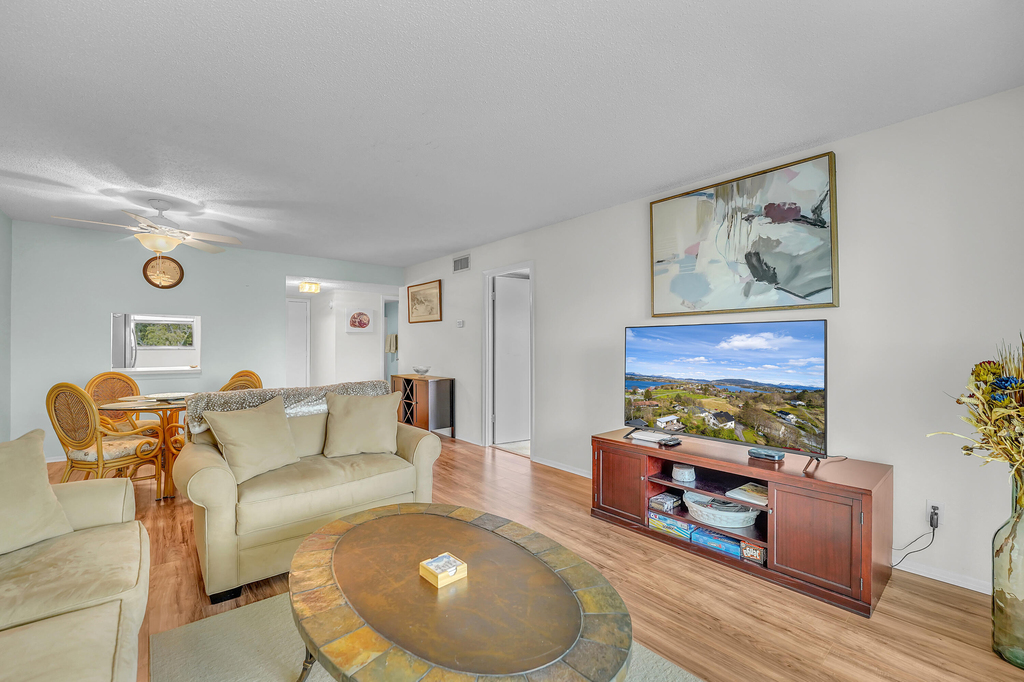 210 Lake Evelyn Drive - Photo 5
