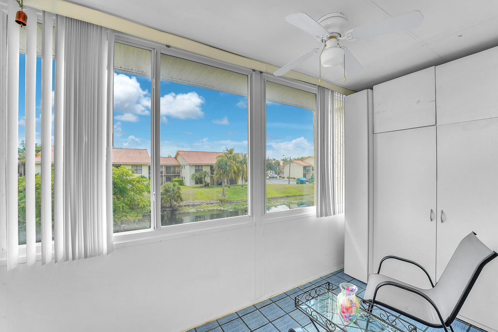 210 Lake Evelyn Drive - Photo 9