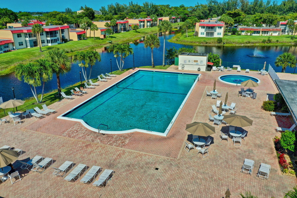 210 Lake Evelyn Drive - Photo 44
