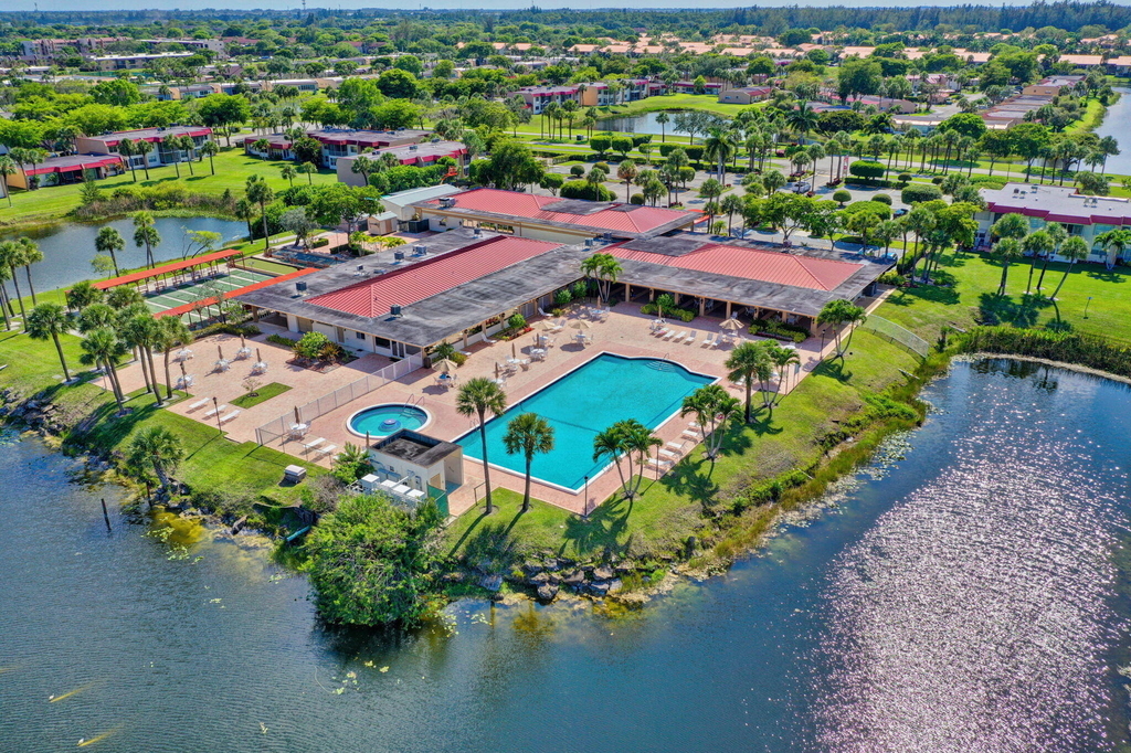 210 Lake Evelyn Drive - Photo 43