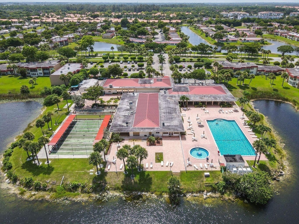 210 Lake Evelyn Drive - Photo 42