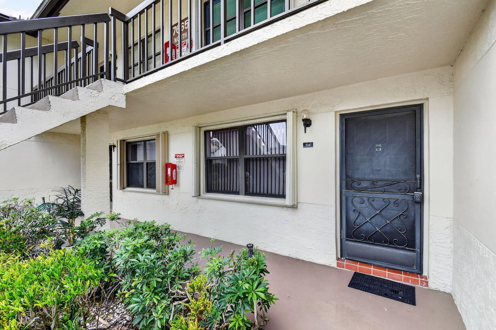 7665 Tahiti Lane - Photo 2