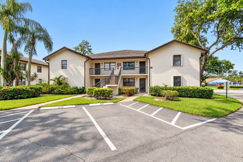 7665 Tahiti Lane - Photo 0