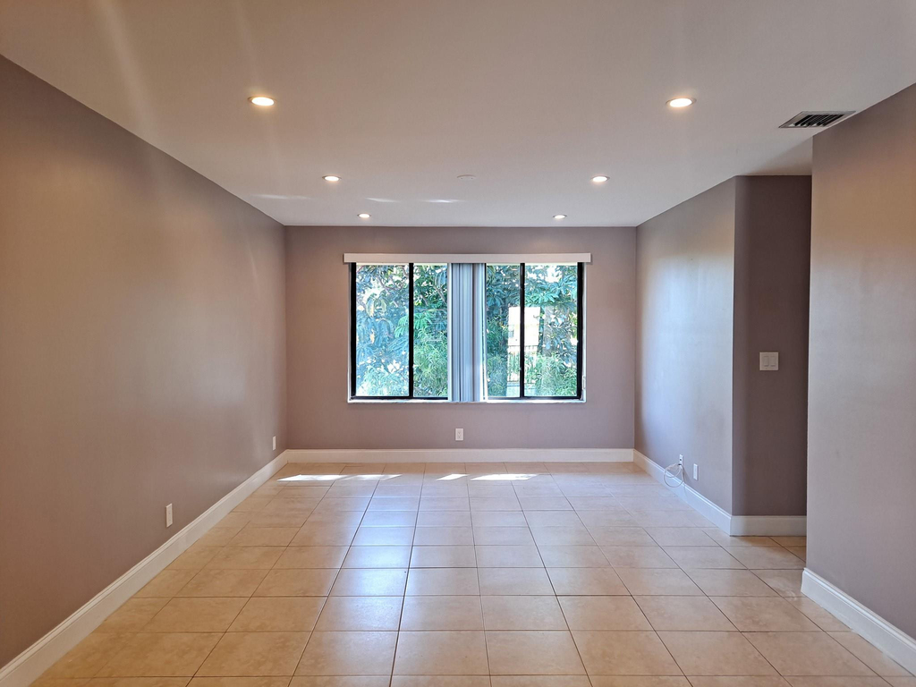 11441 Nw 39 Court - Photo 4