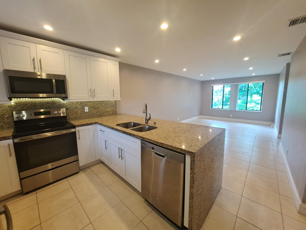 11441 Nw 39 Court - Photo 0