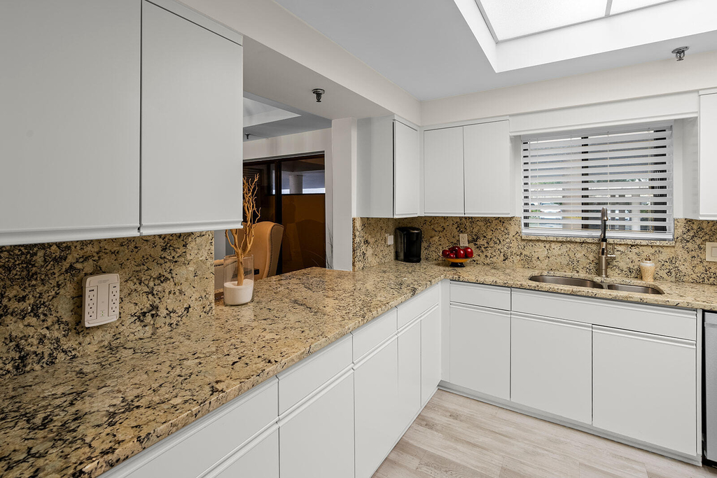 11370 Twelve Oaks Way - Photo 14