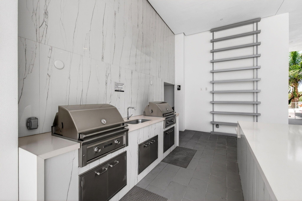 111 Se 1st Avenue - Photo 31