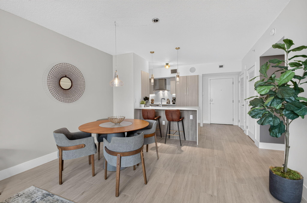 111 Se 1st Avenue - Photo 2