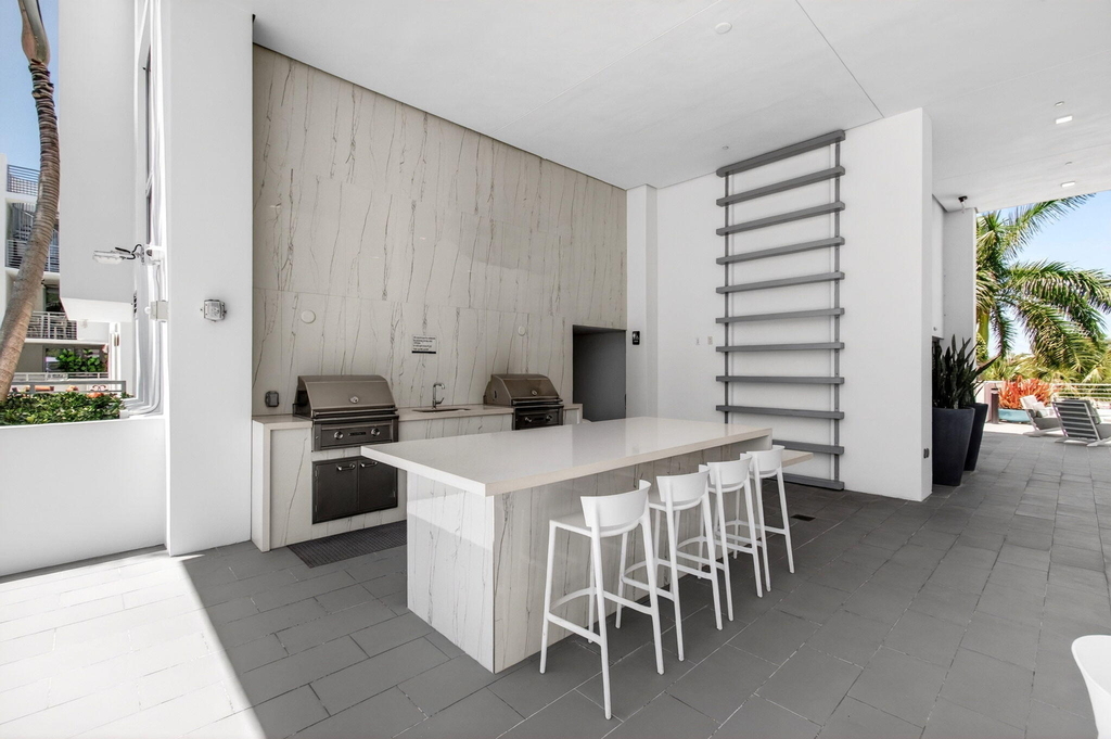 111 Se 1st Avenue - Photo 30