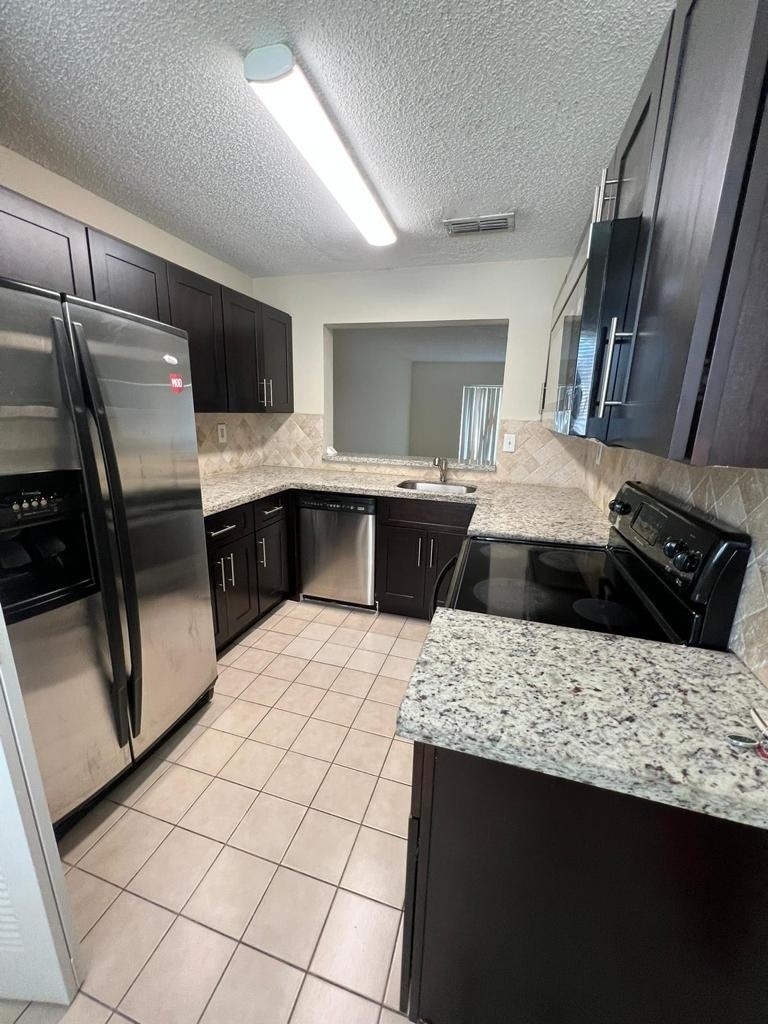 9458 Palm Circle S - Photo 0