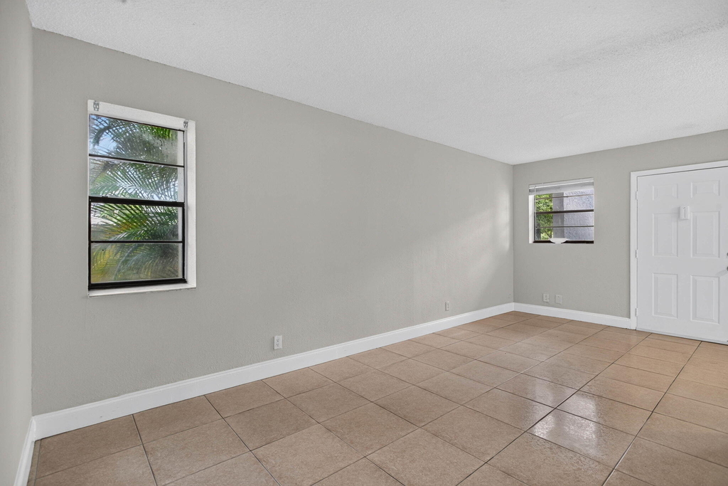 3760 Nw 115th Avenue - Photo 8