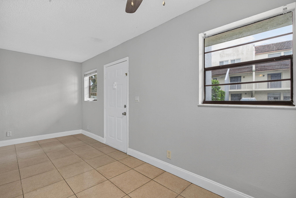 3760 Nw 115th Avenue - Photo 4