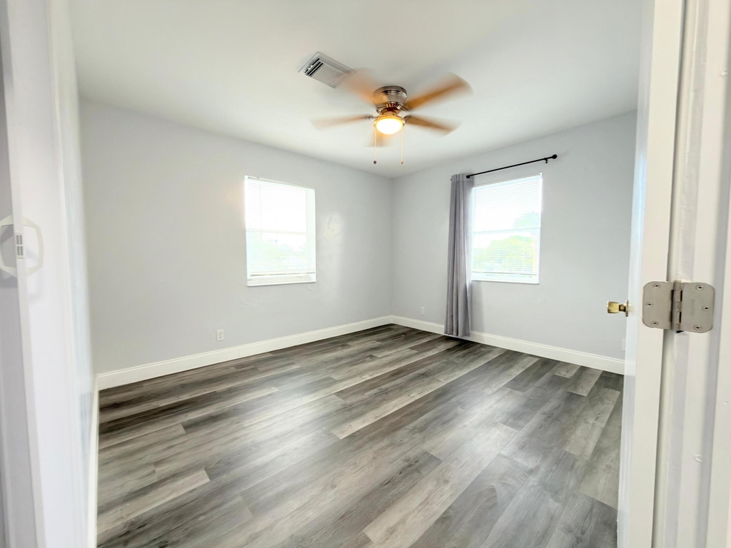 131 E 27th Street - Photo 14