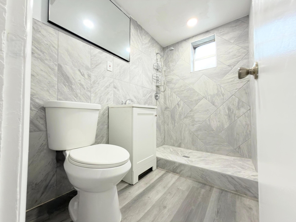 131 E 27th Street - Photo 2