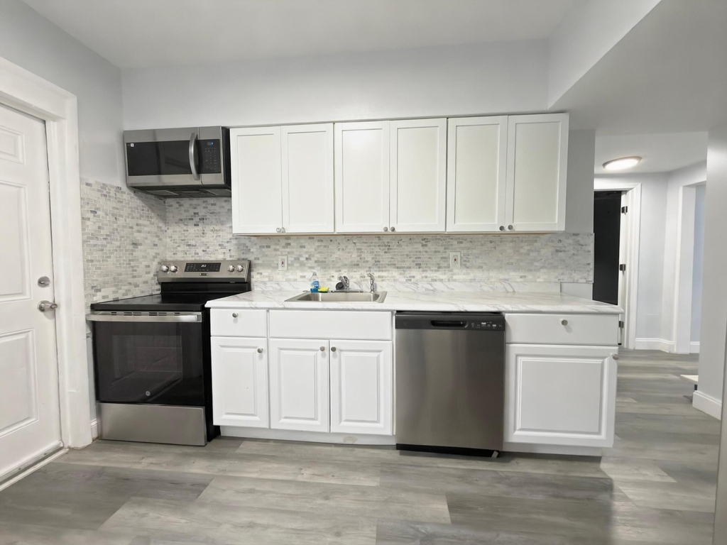 131 E 27th Street - Photo 0