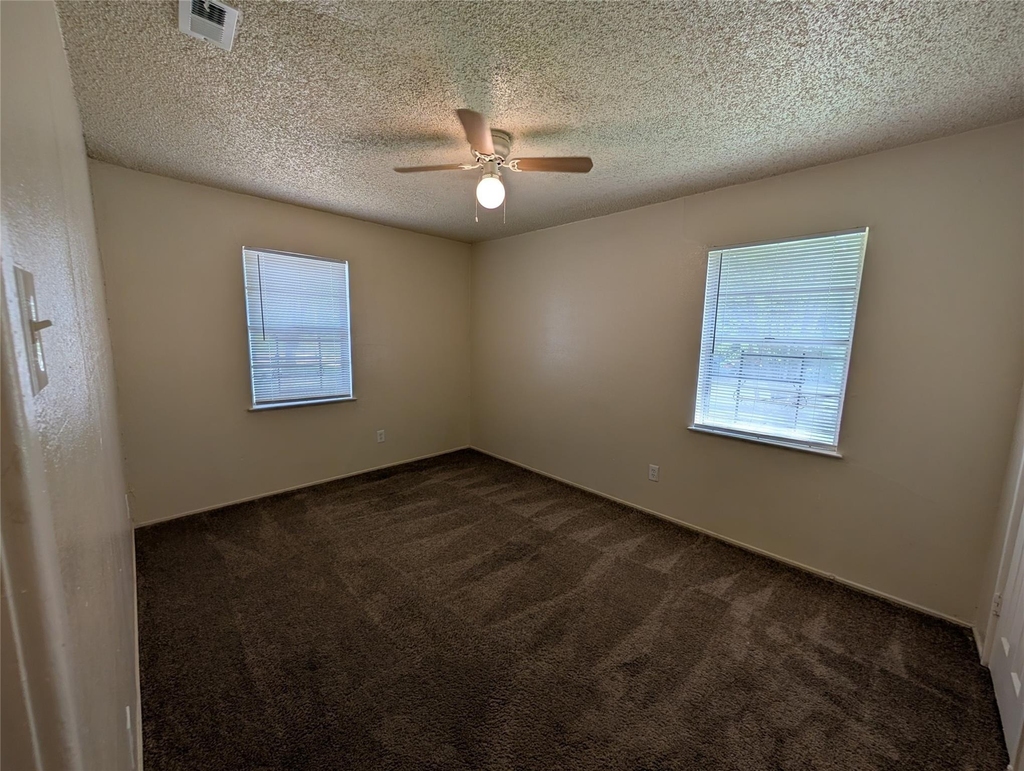 3827 Black Oak Drive - Photo 6
