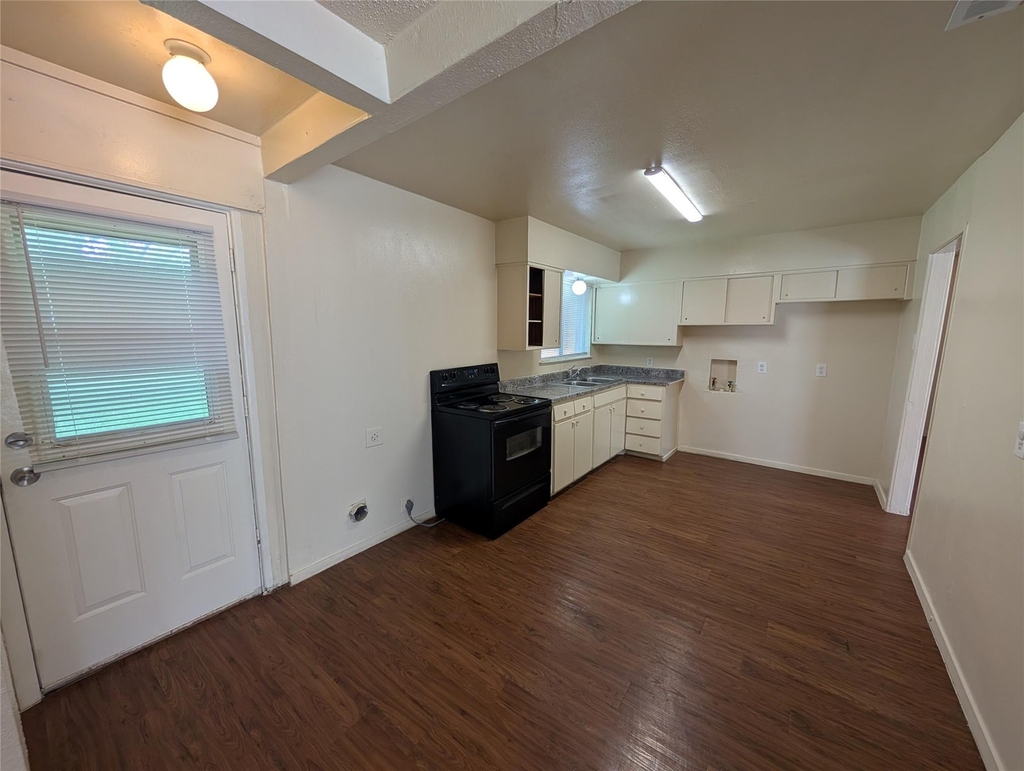 3827 Black Oak Drive - Photo 4