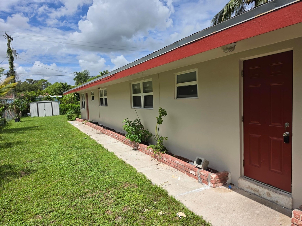 1235 Nw 5th - Photo 0