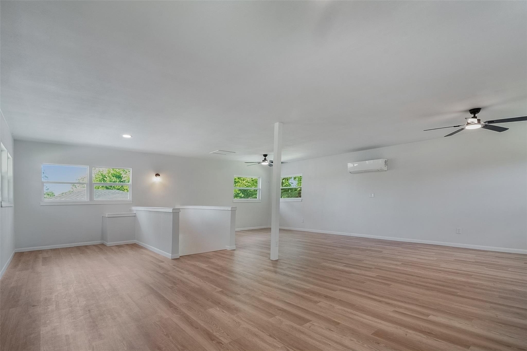 1421 S Scullin Avenue - Photo 5