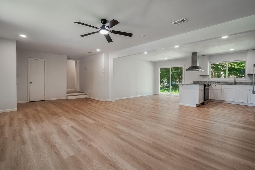 1421 S Scullin Avenue - Photo 9