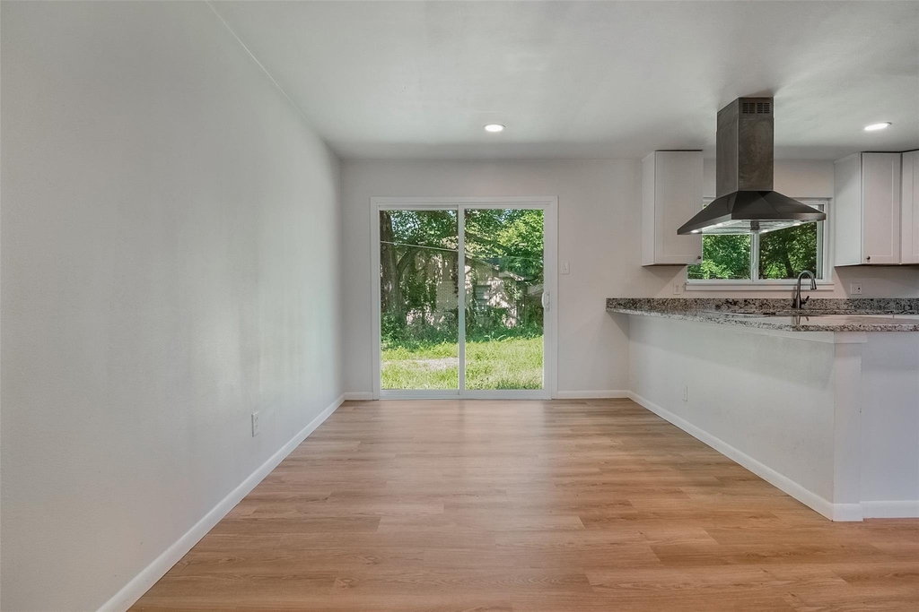 1421 S Scullin Avenue - Photo 12