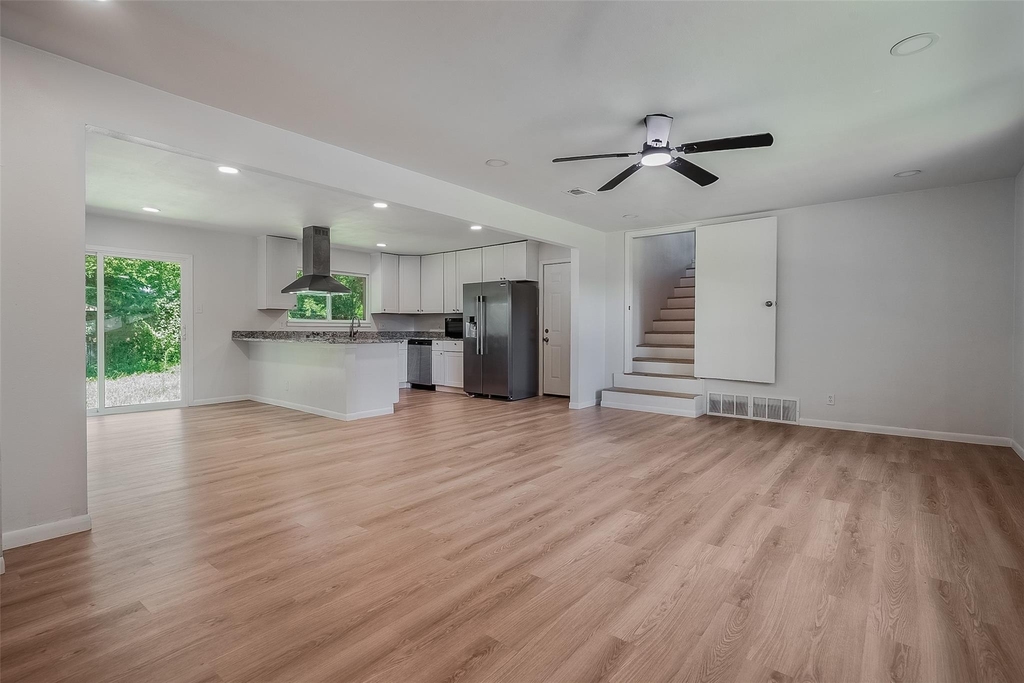 1421 S Scullin Avenue - Photo 8