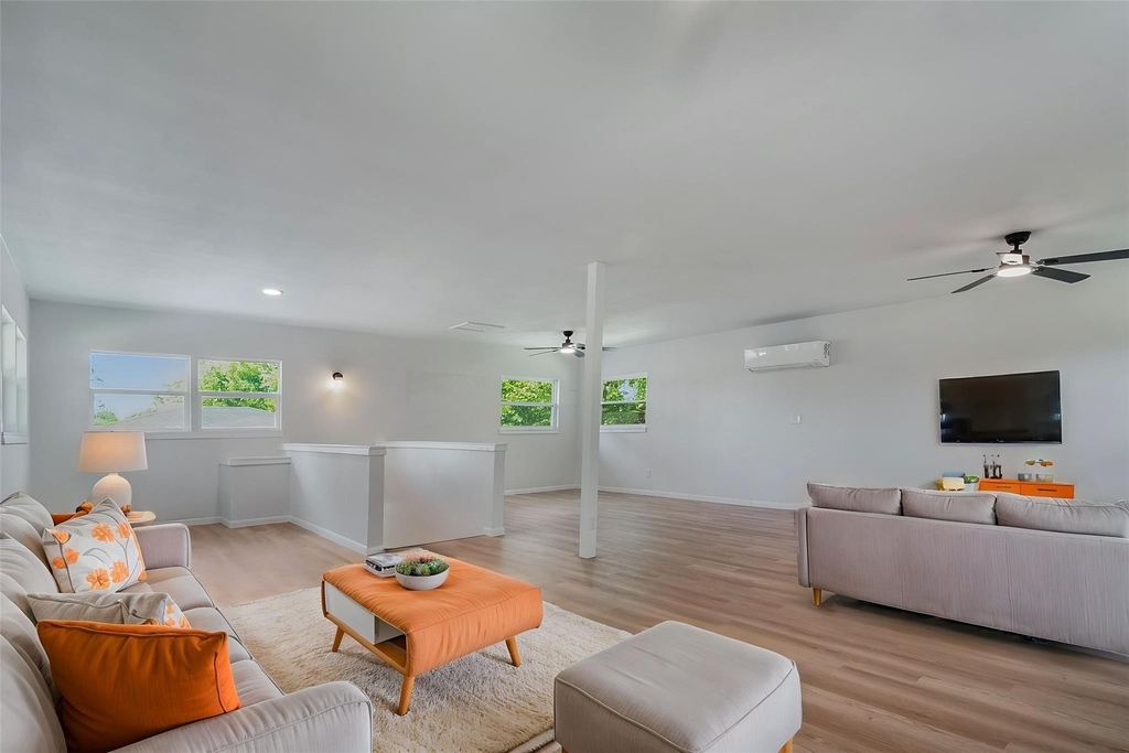 1421 S Scullin Avenue - Photo 4