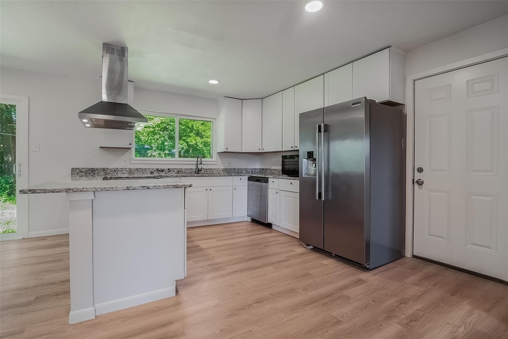 1421 S Scullin Avenue - Photo 10