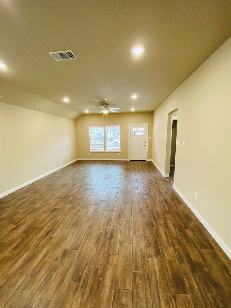 307 N Colbert Avenue - Photo 1