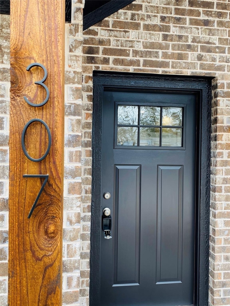 307 N Colbert Avenue - Photo 18