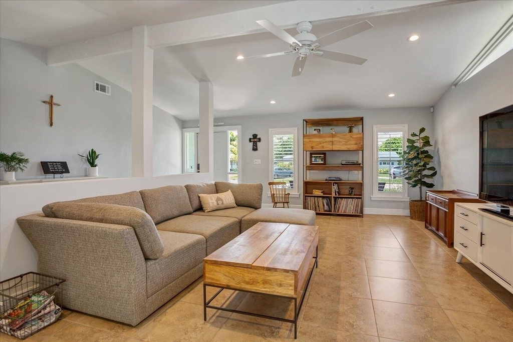 1110 Sw 15th Street - Photo 2