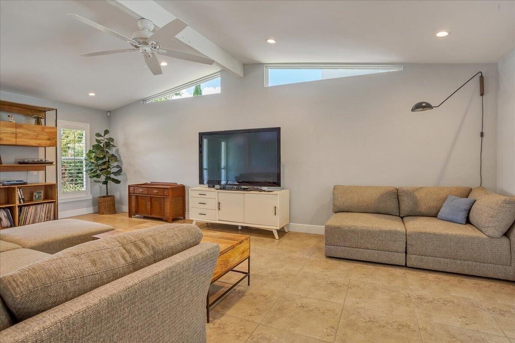 1110 Sw 15th Street - Photo 1
