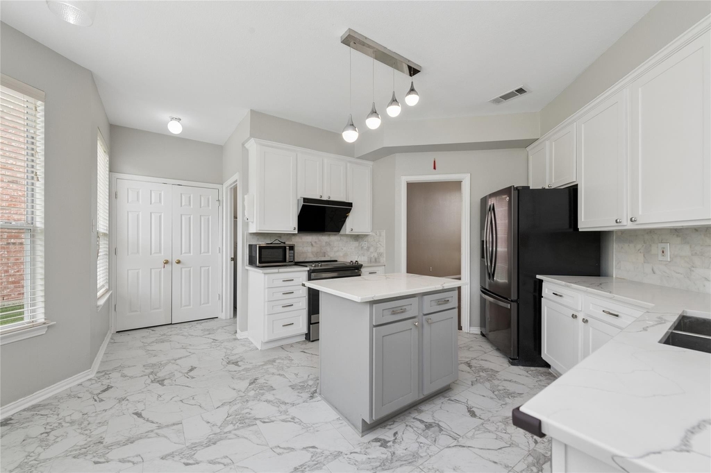 937 Parker Drive - Photo 8