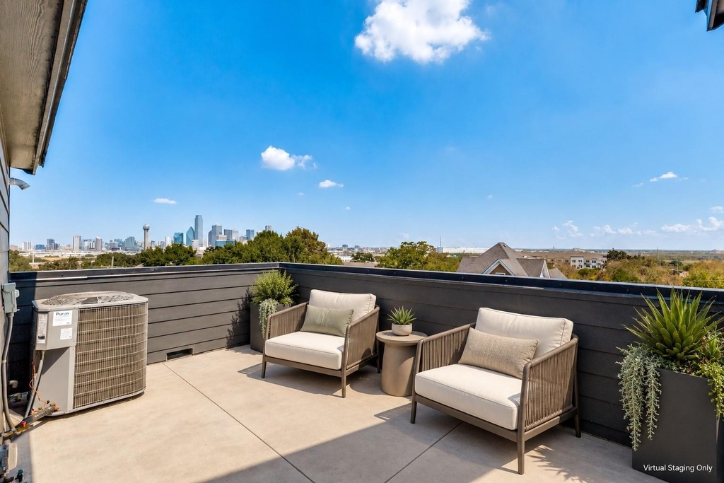 701 N Lancaster Avenue - Photo 2